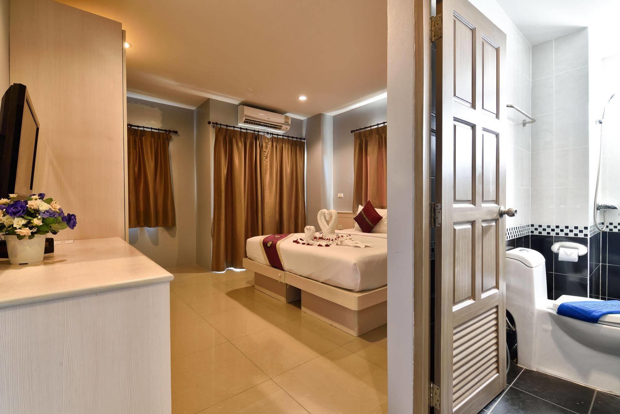 88 Hotel Patong Exterior photo